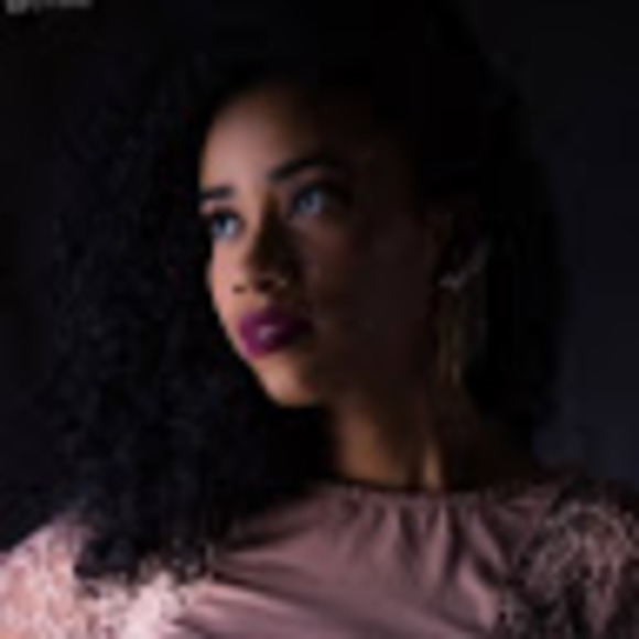 Meet your Posher, Verenice e. - Picture 1 of 1